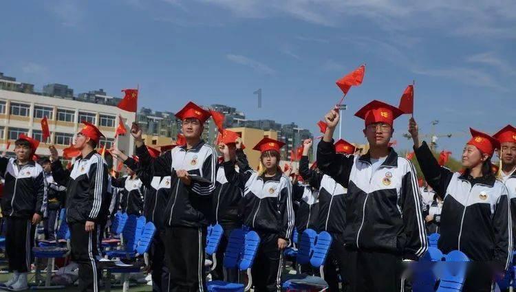 【市政协委员之声】米德昉委员:加大人才培养力度 让重庆700余处石窟寺有专属“医生”